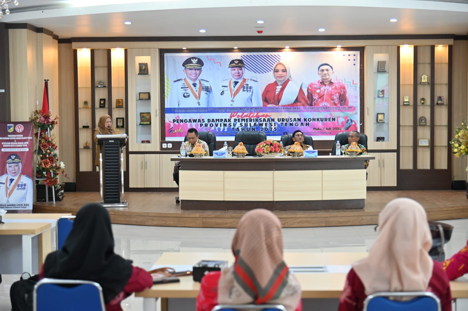 Wagub Sulteng dr Reny A Lamadjido saat membuka Diklat Pengawasan Pemeriksaan Dampak Pelaksanaan Urusan Pemerintah Konkuren Lingkup Provinsi Sulteng Tahun 2025, di aula sinergitas BPSDM, Senin (7/7/2025). FOTO : BERANI MEDIA