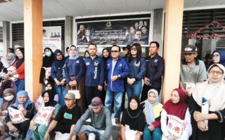 HUT ke-15, NasDem Sigi Salurkan Bantuan Sembako kepada Warga